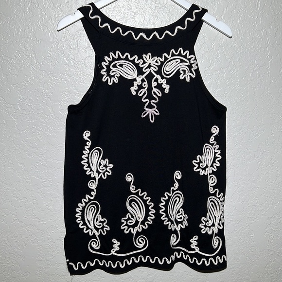 Objects D'Art | Embroidered Black and White Halter Neck Tunic - Picture 7 of 14